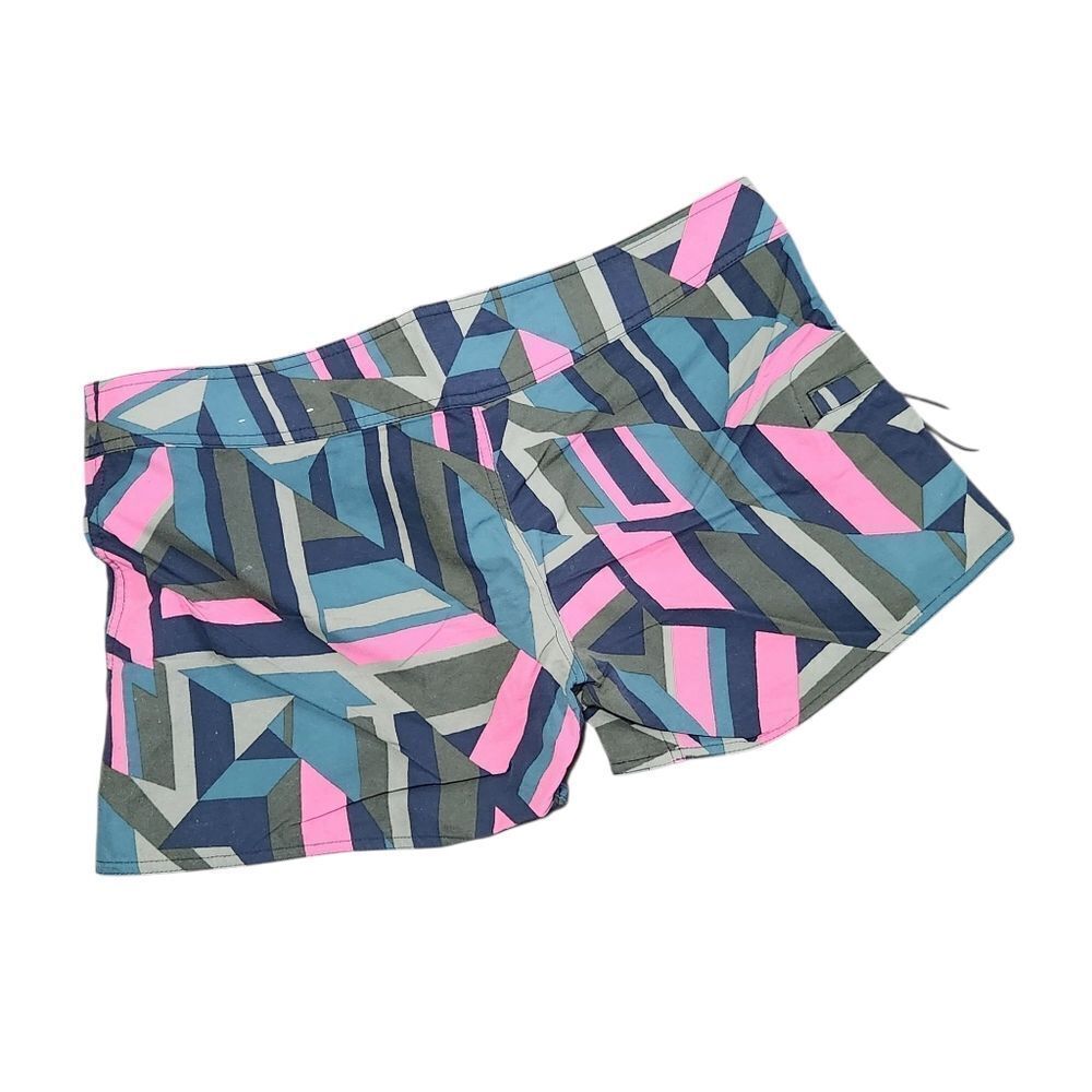 Geometric Print Women's Active Shorts in Pink & Blue